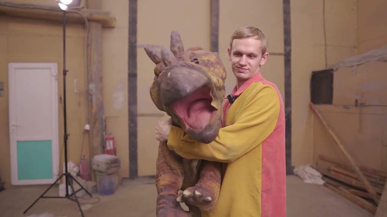 Превью видео Puppet triceratops
