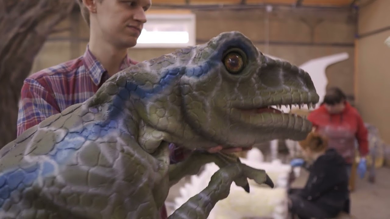 Превью видео Puppet velociraptor